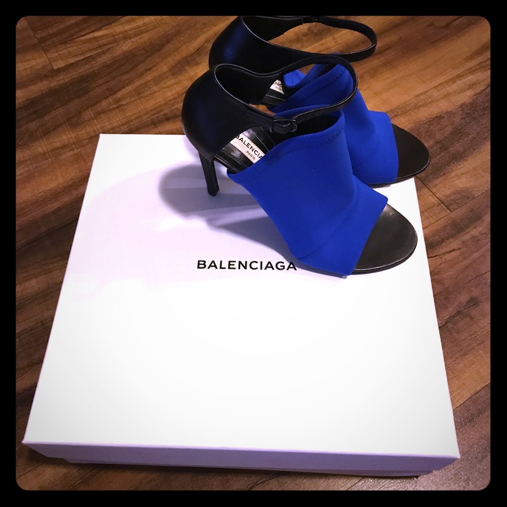 Balenciaga Black and Blue Heel - Picture 2 of 7